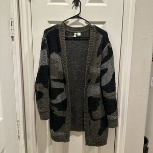 Camouflage cardigan